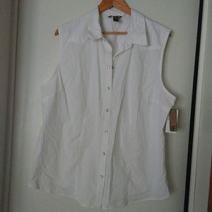 🍂 3/$15 NWT Bit and Bridle Sleeveless top